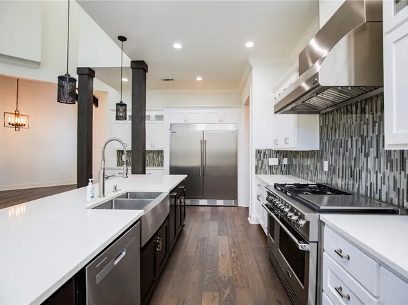 3 S Castle Oaks Ct, Rogers, AR 72758