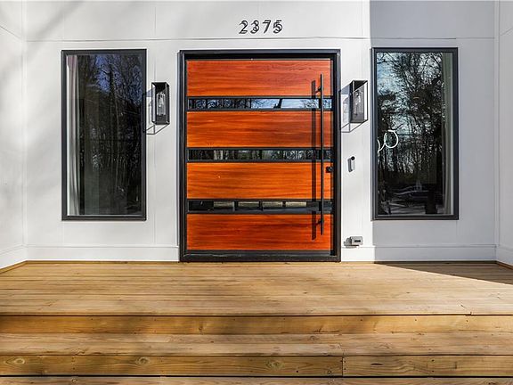 3rd image of 2375 Browns Mill Rd SE