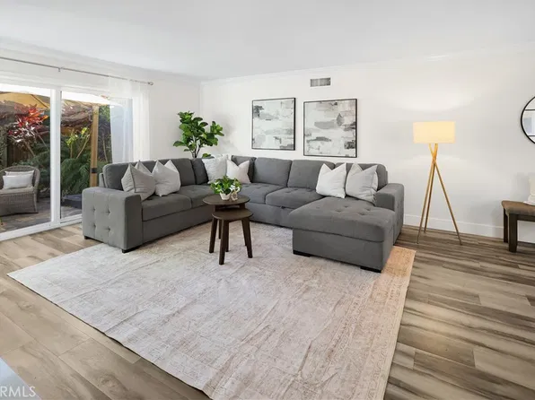 1111 E 1st St, Tustin, CA 92780