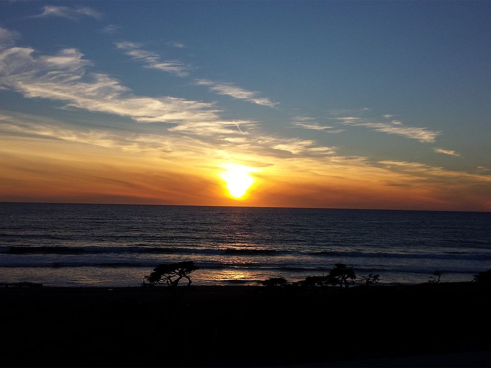 ocean view a 100 yards from home