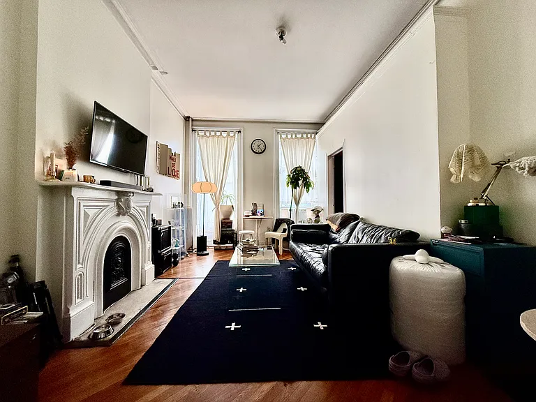 535 Franklin Ave #2 — Photo 4