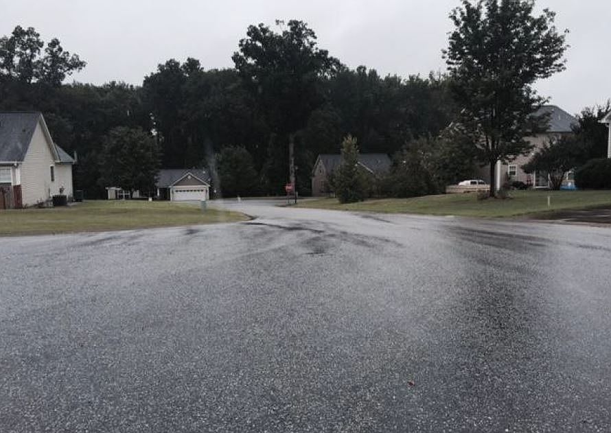 2nd image of 402 Eckley Ct