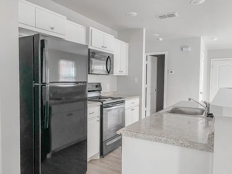 2406 Fir Ave — Photo 7