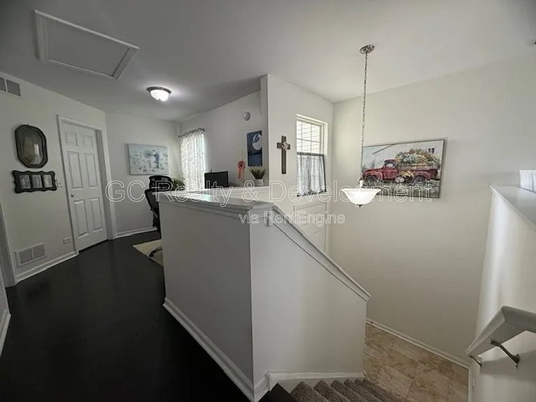 1064 Turin Dr — Photo 7
