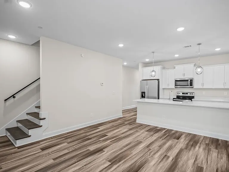 214 Franklin St #1 — Photo 8