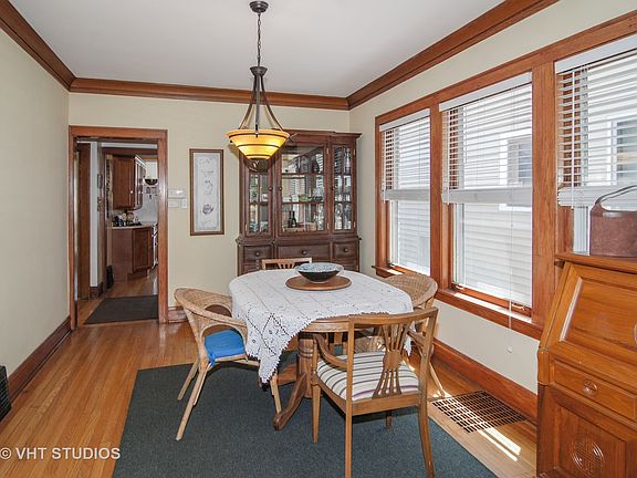 4th image of 1322 Elgin Ave