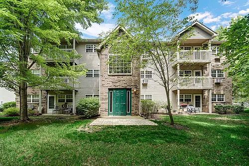 300 Cunat Blvd Photo 1