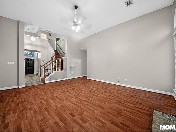 5th image of 1811 Quiet Hollow Dr