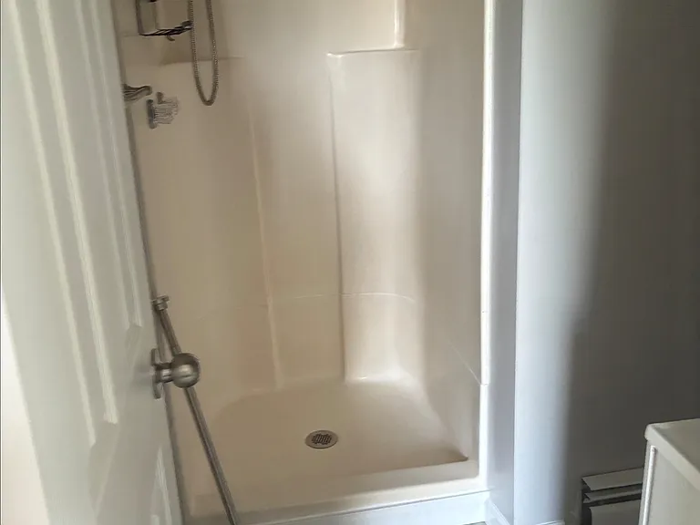 725 E Monroe St #6 — Photo 2
