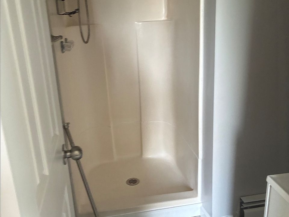 1st image of 725 E Monroe St #6