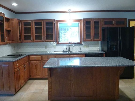 3rd image of 6890 Glen Willow Dr