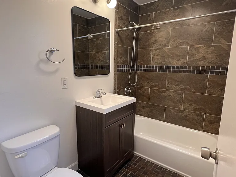 121 Broderick St #9 — Photo 4