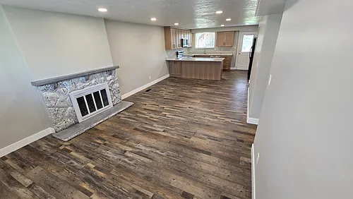 1129 W 675 N Photo 1