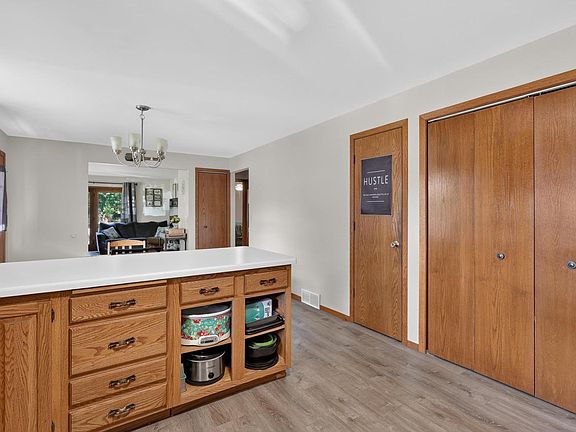 5th image of 2711 NORTON STREET