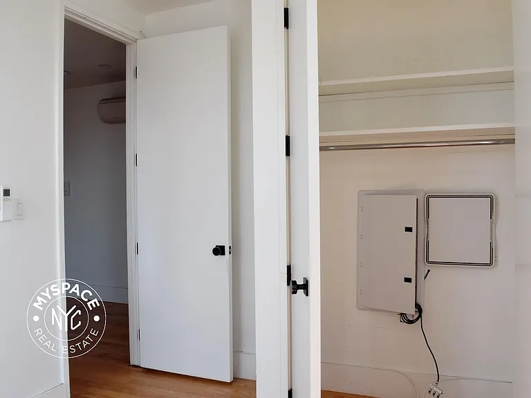 1520 Saint Johns Pl #5 — Photo 7