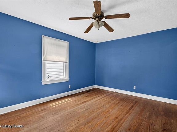4th image of 3750 Kahlert Ave