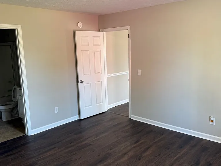 1551 Ridgemont Dr — Photo 16