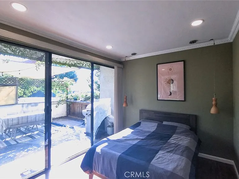 2575 E 19th St #17 — Photo 50