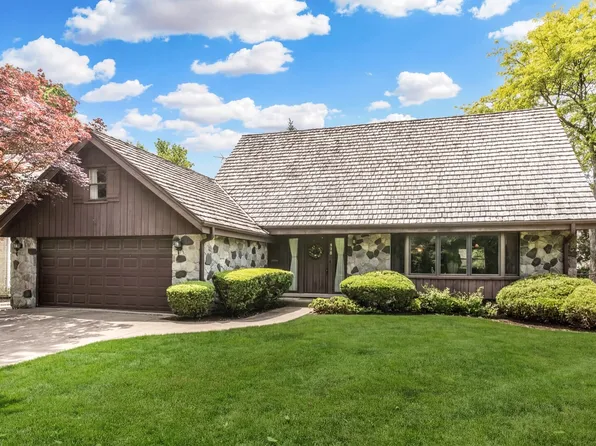 700 S Hamlin Ave, Park Ridge, IL 60068