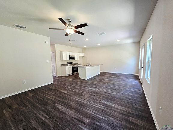 3rd image of 3108 Mesa Dr