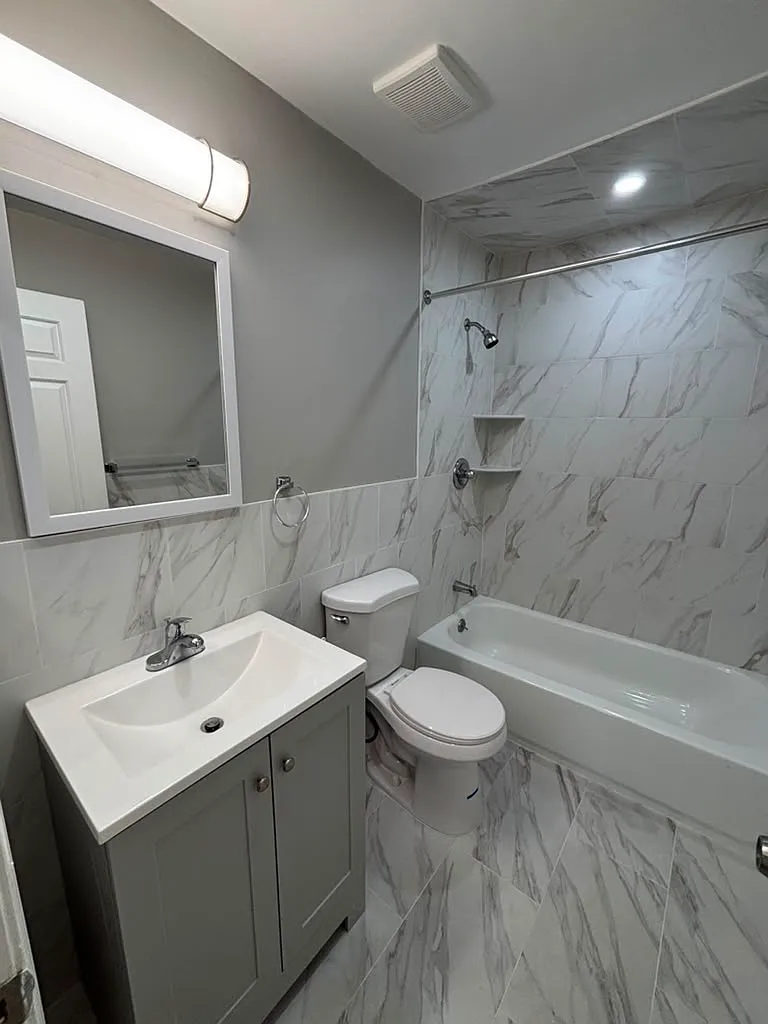 4 Rutgers Drive (P2 | T1 Premier) - 4 -Standard Hallway — Photo 4