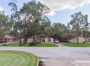 405 Pin Oak Dr, Baytown, TX 77520
