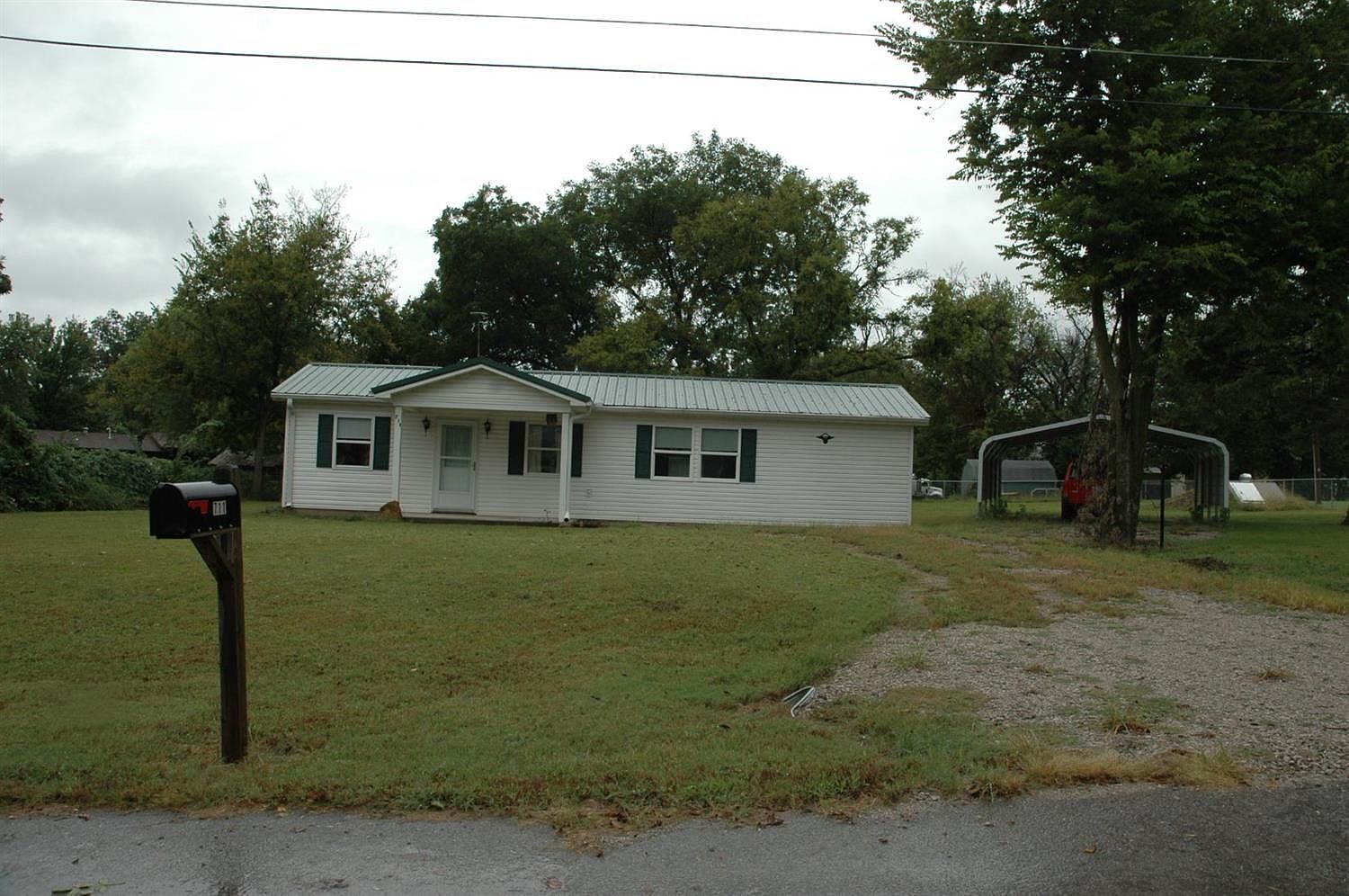 711 Michigan St, Oswego, KS 67356 Zillow