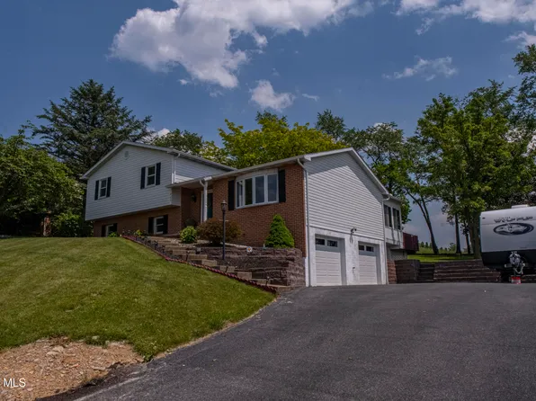 423 Aggie St, Hollidaysburg, PA 16648