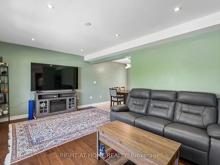 15 King St — Photo 8
