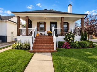 573 Lafayette Blvd, Long Beach, NY 11561