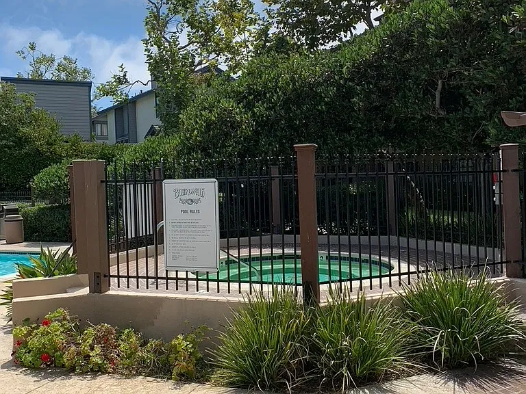 8860 Villa La Jolla Dr #3 — Photo 6