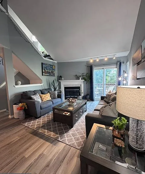 147 Woodlake Dr — Photo 3