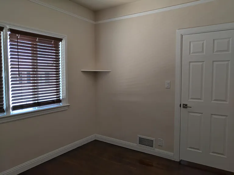 1321 E Mabel St — Photo 62