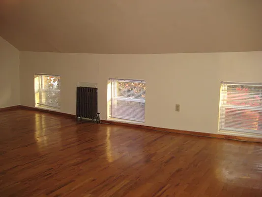 Rented by MCR Realty | media 30