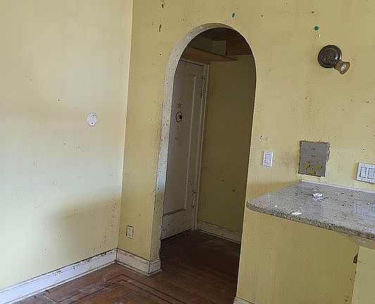 2nd image of 2020 E 41st St APT 1C