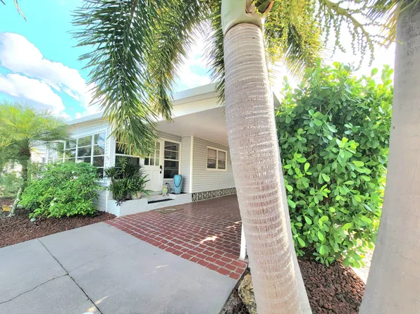 217 Caviller Ct, North Fort Myers, FL 33917