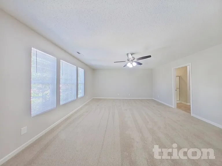 5104 Mintvale Dr — Photo 9