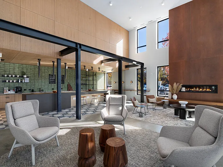 Clubroom & coffee bar