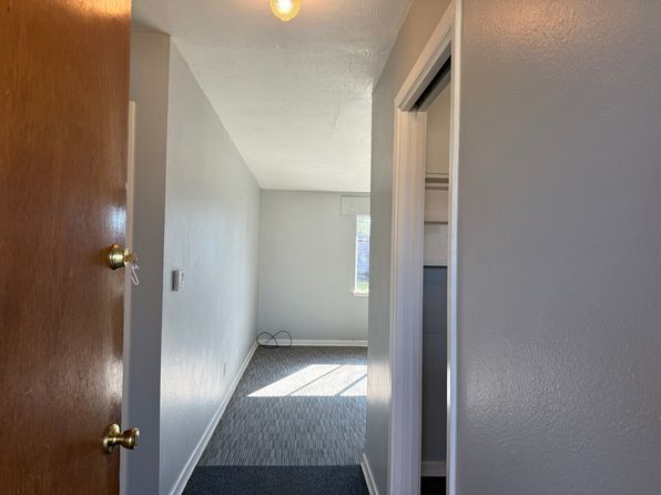 1302 Rolling Hills Dr