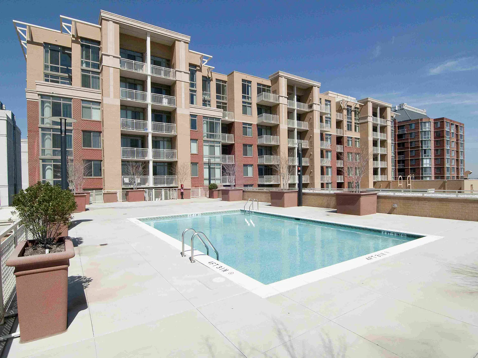 The Palatine Apartments — Photo 2