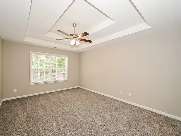 1126 Poplar Hollow Rd — Photo 11