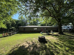 301 Lakeview Dr, Holdenville, OK 74848