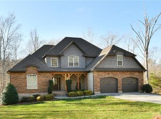 3733 Brookdale Dr, Clemmons, NC 27012