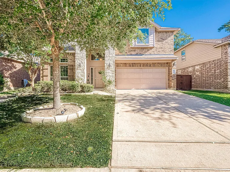 8722 Adrienne Dr — Photo 1