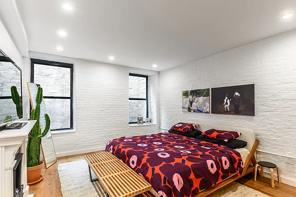 Sold by Nest Seekers International | media 16