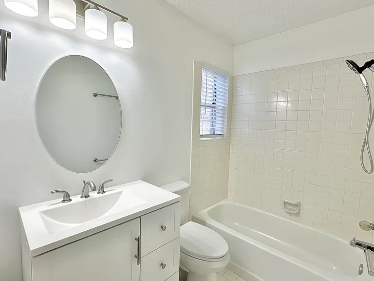 5445 Pine Oak Ln — Photo 6