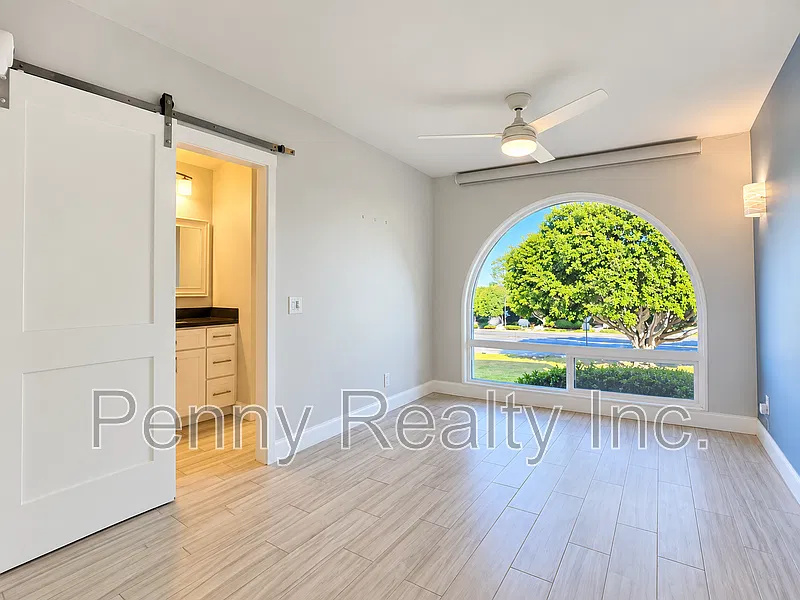 6575 Paseo Del Norte #D