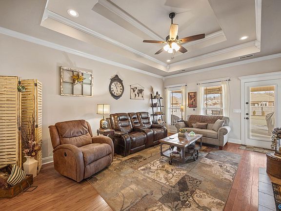 5th image of 115 Laurel Bend Dr