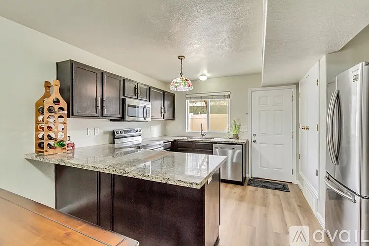 3 bed, 1473 sqft, $2,350 — Photo 4