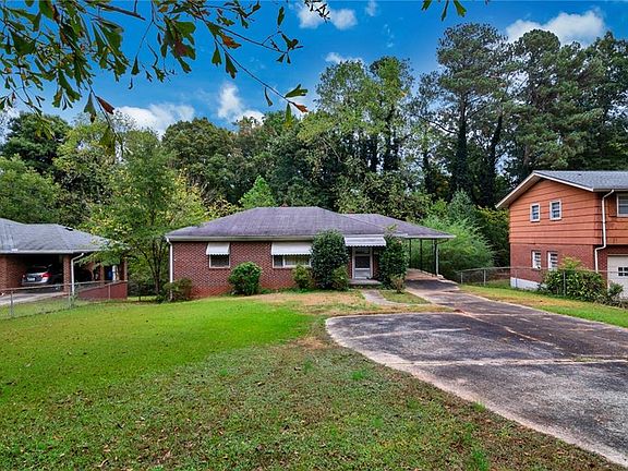 2nd image of 686 Oak Hill Cir